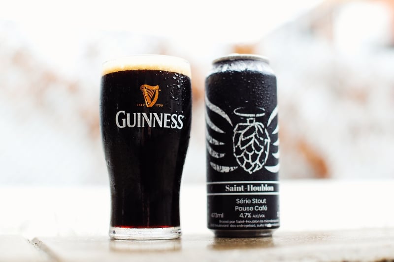 Stout Pause Café